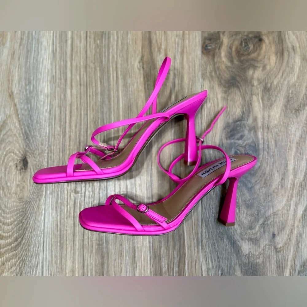 Steve Madden Women’s “Zarya” Heeled Sandal Neon Pink Size 6 NWOB - Picture 3 of 6
